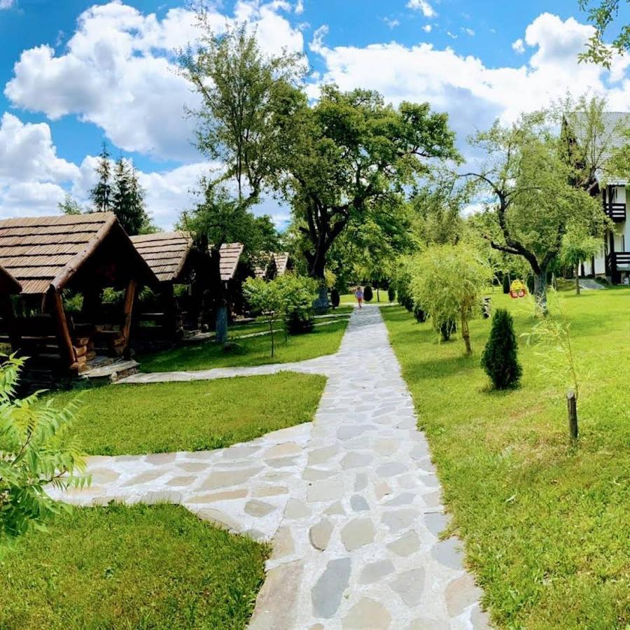 Pastravaria Alina Sirbi Dış mekan fotoğraf