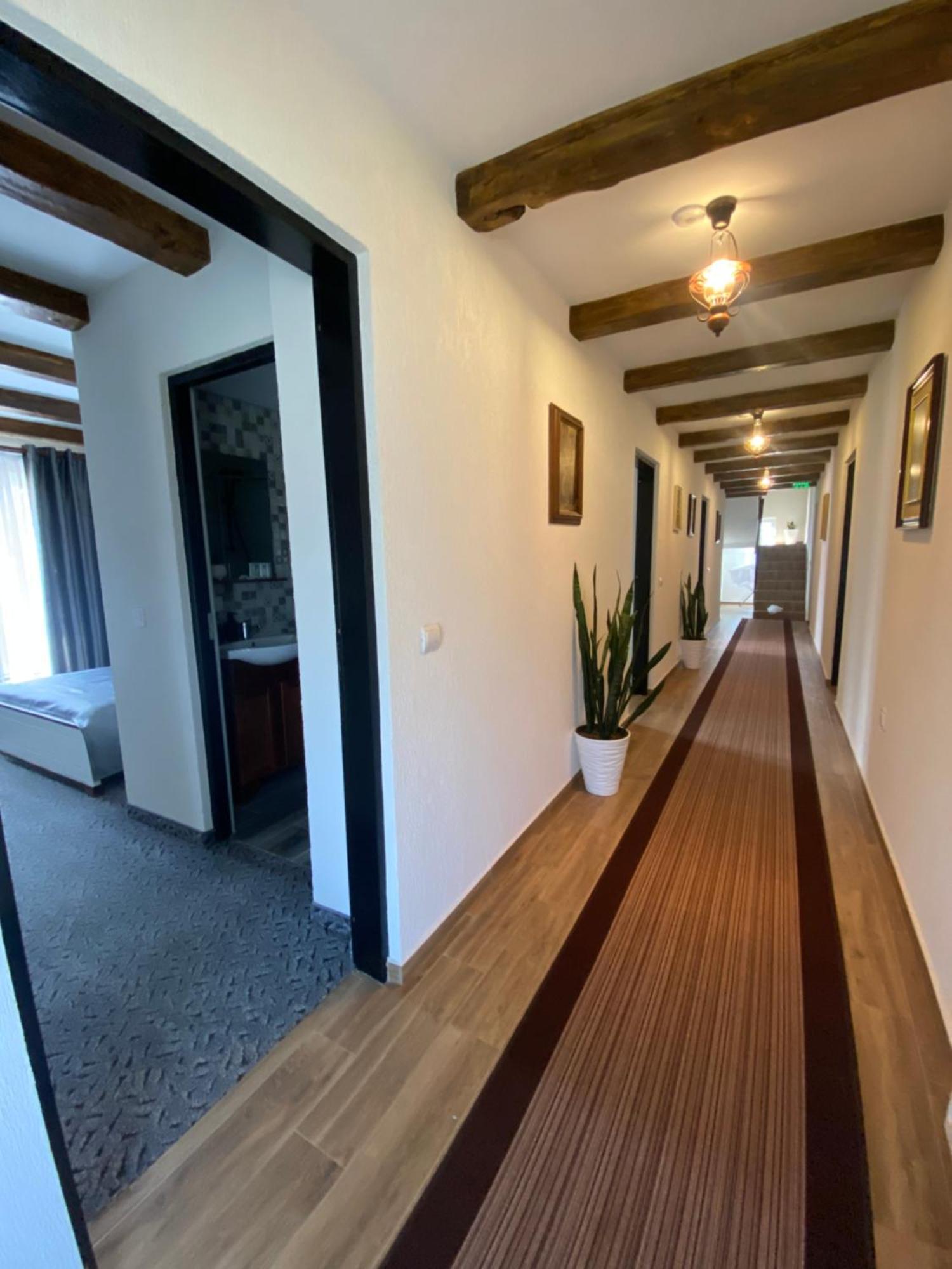 Pastravaria Alina Sirbi Dış mekan fotoğraf